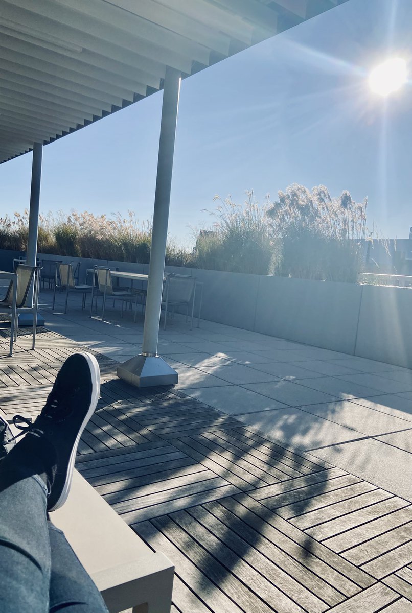 ZTeenaZ's tweet image. Lunch break! Enjoying the sunshine 🌞 #sunshine #LunchBreak #dcvibes