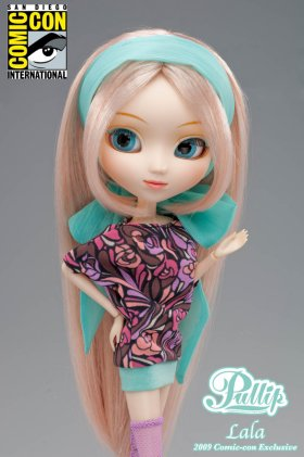 pullipdollotd's tweet photo. the pullip doll of the day is pullip lala !
she was released in august 2009, and she is part of the lala/sala/sola series !
she's also a limited edition sold at san diego comic con !
this is a repost ! https://t.co/6uLI697pVA