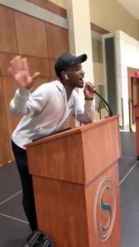 mari 🦕 tweet media