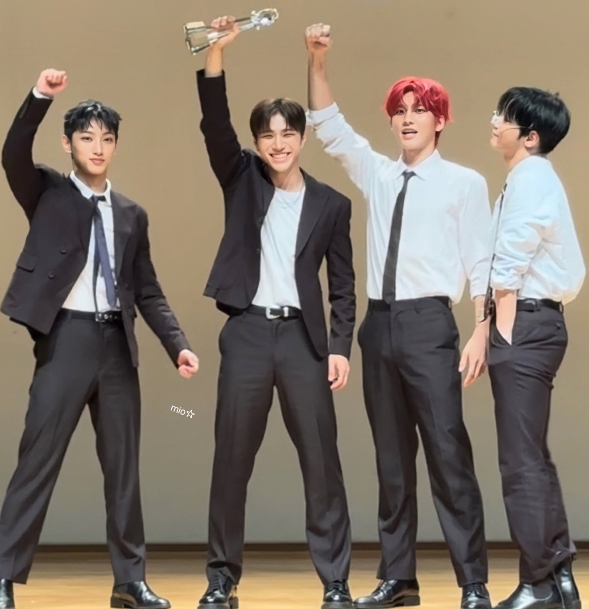 U6JvduYvzMbbhAg's tweet photo. #VANNER #배너
#Automatic
#BURN #Automatic1stWin 

✨✨🫳🫳🫳🫳🫳✨✨
✨✨🐶🦖🐹🐭🦊✨✨ https://t.co/87ucrWsHf2