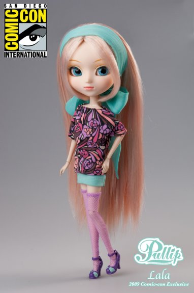 pullipdollotd's tweet photo. the pullip doll of the day is pullip lala !
she was released in august 2009, and she is part of the lala/sala/sola series !
she's also a limited edition sold at san diego comic con !
this is a repost ! https://t.co/6uLI697pVA