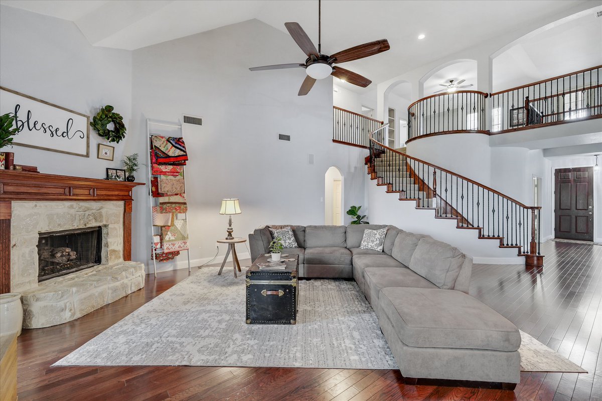 GeoDwell's tweet photo. 🏠📣IMMACULATE HOME with POOL in MARSHALL POINT ESTATES! - https://t.co/RDZvh6CQTp https://t.co/uNsJvFZ2f4