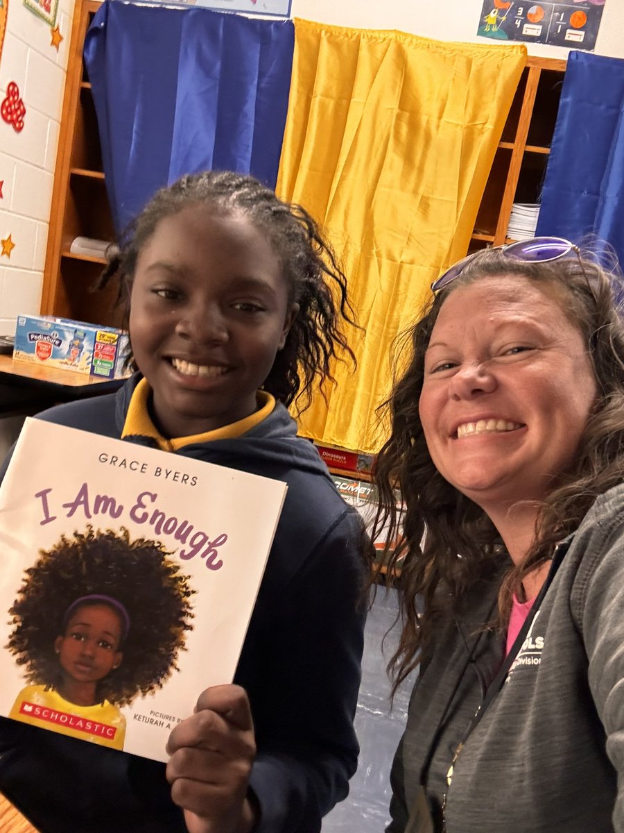 KeshaMuhammad3's tweet photo. Our most important stakeholders were a part of the work today, and I loved it! #HenryReads #TodayAReaderTomorrowALeader @AkbarEducates @TermerionMLakes https://t.co/bHx2Eo16Qa