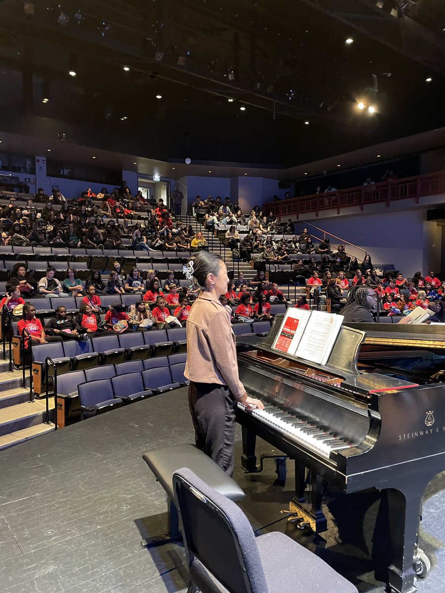 What an amazing day of singing at Join Voices Chicago at NEIU today!

The Senn Arts Advanced Vocal Ensemble and hundreds of Chicago youth sang with excellence and spirit as we all leveled up together! 

Special kudos to clinician Lonnie Norwood and to Grace Jeong for organizing!