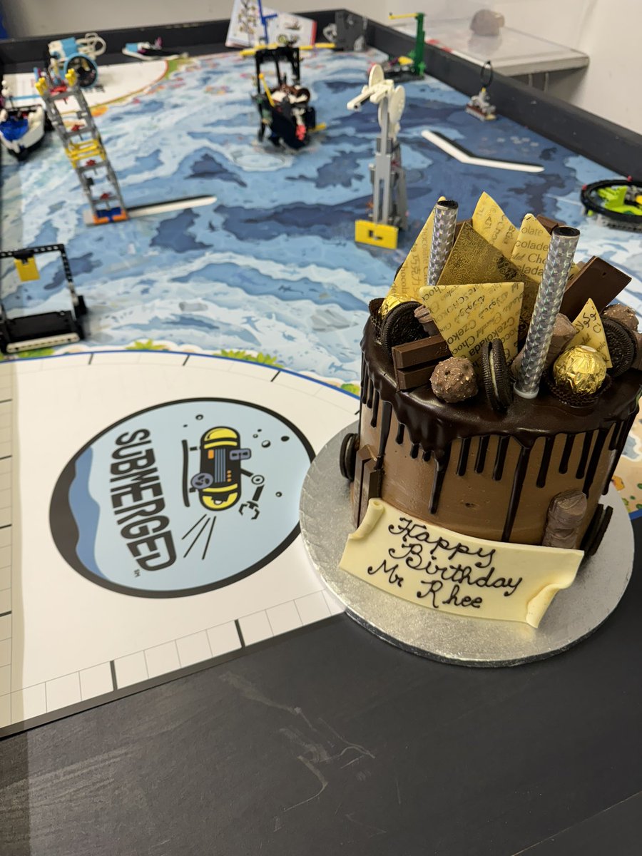 rheecoderobo's tweet image. Last week the club was closed as Mr Rhee was away for his birthday. Today the club reopened and we surprised him with this cake! 🎂 Rheecode Robotics is more than just a STEM Club. It’s a family. #buildrobots #buildfriendships #havefun