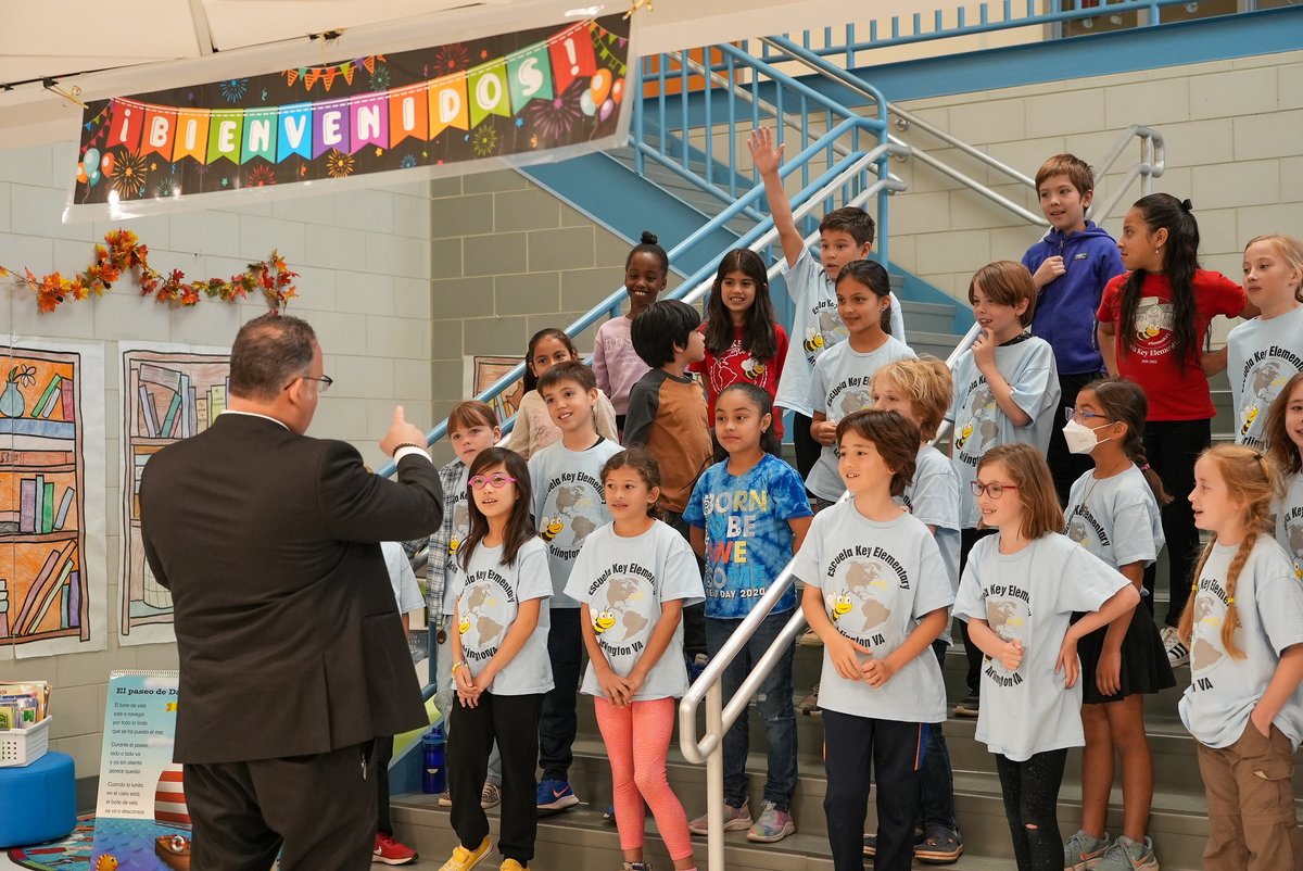 Being multilingual means: 

🧑‍💼 More job opportunities  
🌎 Stronger cross-cultural understanding 
💰 Better earning potential 

That's why we're raising the bar for multilingual education - to prepare students for future success: ED.gov/RaiseTheBar 

#FactFriday