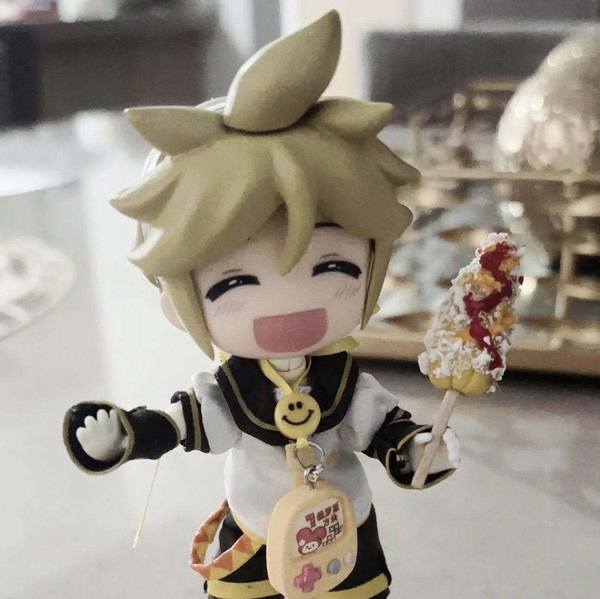 TamagotchiLen's tweet photo. Happy!!!! 

#kagamineLen  #鏡音レン　#ねんどり　#ねんどる　　#ボカロ　#ボカロイド　#鏡音　#ねんどろいどどーる  #初音ミク　#prsk  #vocaloid https://t.co/PWYf3VsSGi