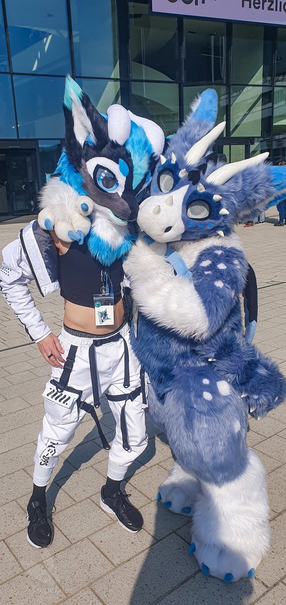 CloudfallTheDutchie (@cloudfalldad) on Twitter photo Better late to #FursuitFriday than never!
Stumbled across an adorable <a href="/xeroxado/">xeroxado 🔜 AC</a> at #EF27
🪡 <a href="/PawiePaws/">✨🐾Pawiepaws fursuits ✨</a> Better late to #FursuitFriday than never!
Stumbled across an adorable <a href="/xeroxado/">xeroxado 🔜 AC</a> at #EF27
🪡 <a href="/PawiePaws/">✨🐾Pawiepaws fursuits ✨</a>