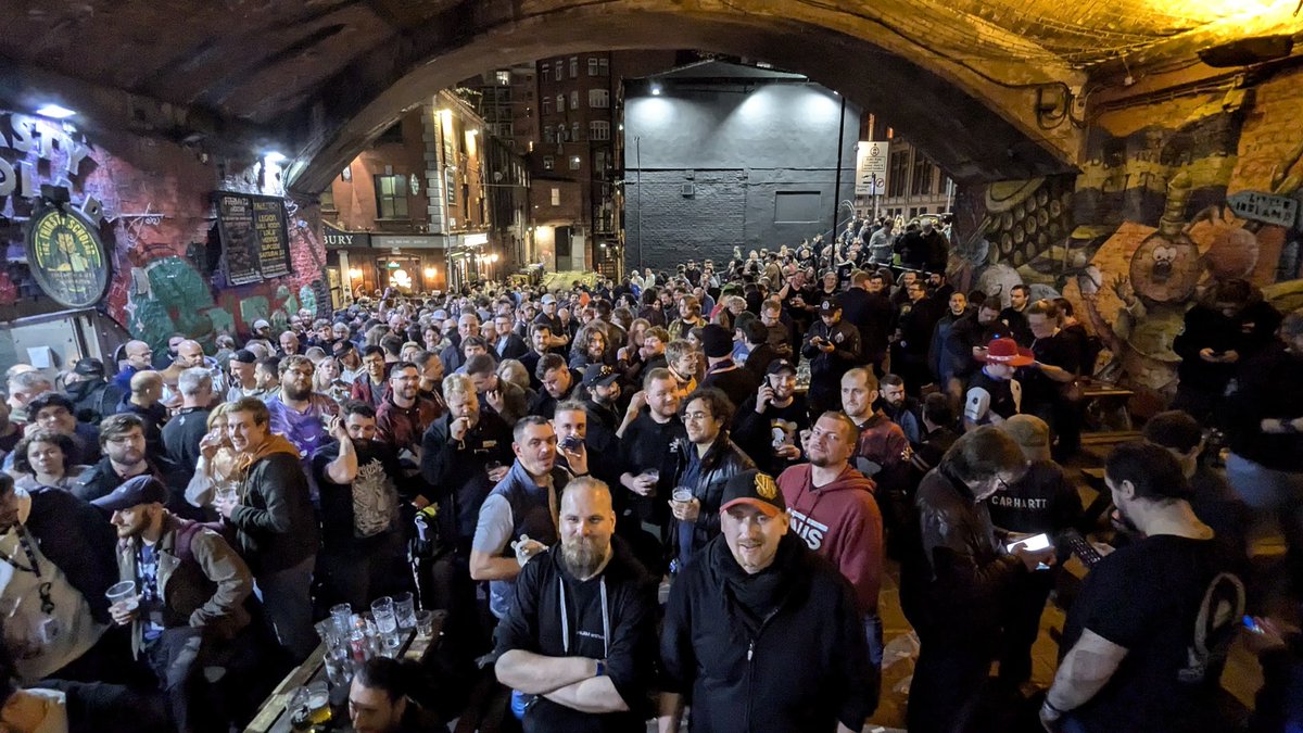 RobertsSpaceInd's tweet photo. Now that is one hell of a #BarCitizen turn out! 🤘

Happening now in Manchester before Day 1 of #CitizenCon2954 tomorrow. https://t.co/voGZZsnBWG