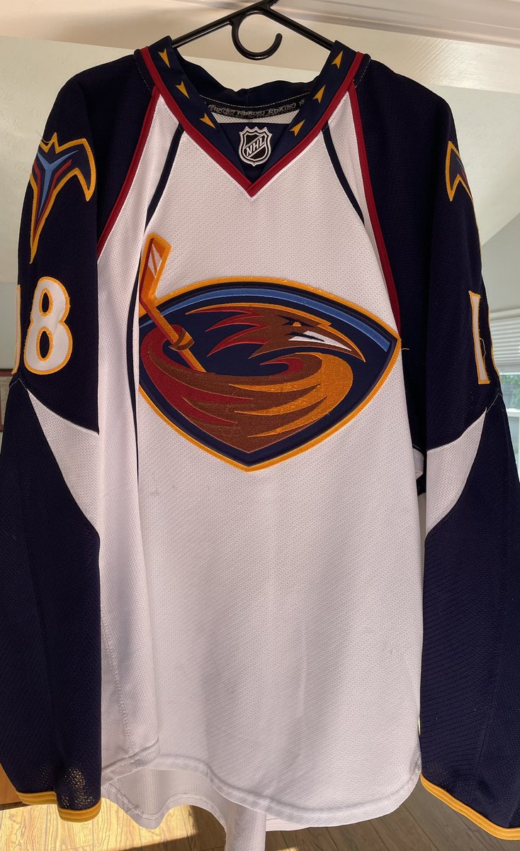 NMPCards's tweet photo. FINALLY got my first thrashers gamer in. Now to find some home blues https://t.co/mEzbZRo26Y
