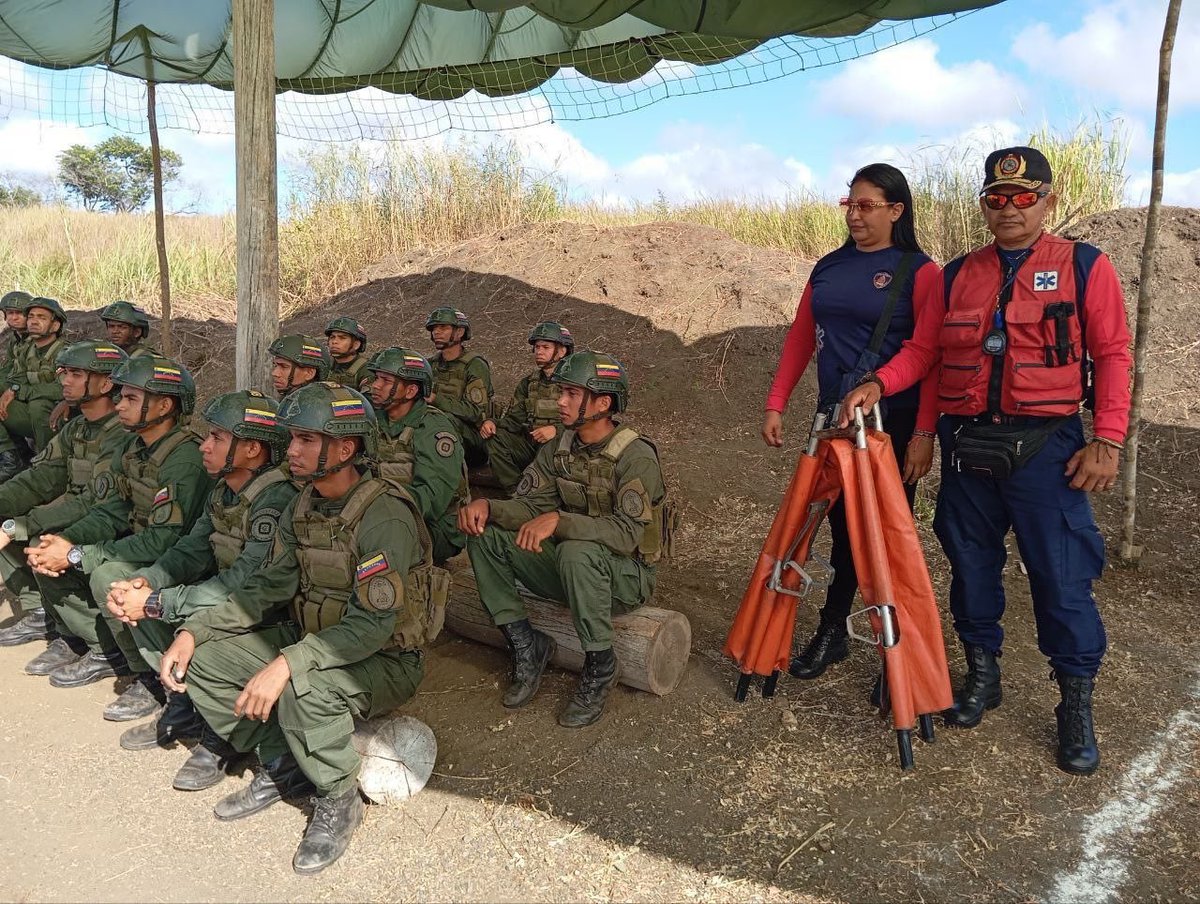 dhernandezlarez's tweet photo. Honor, disciplina y lealtad! Para nosotros la patria es primero ! 

#IntegrarEsVencer https://t.co/Em7Oo5GQUn