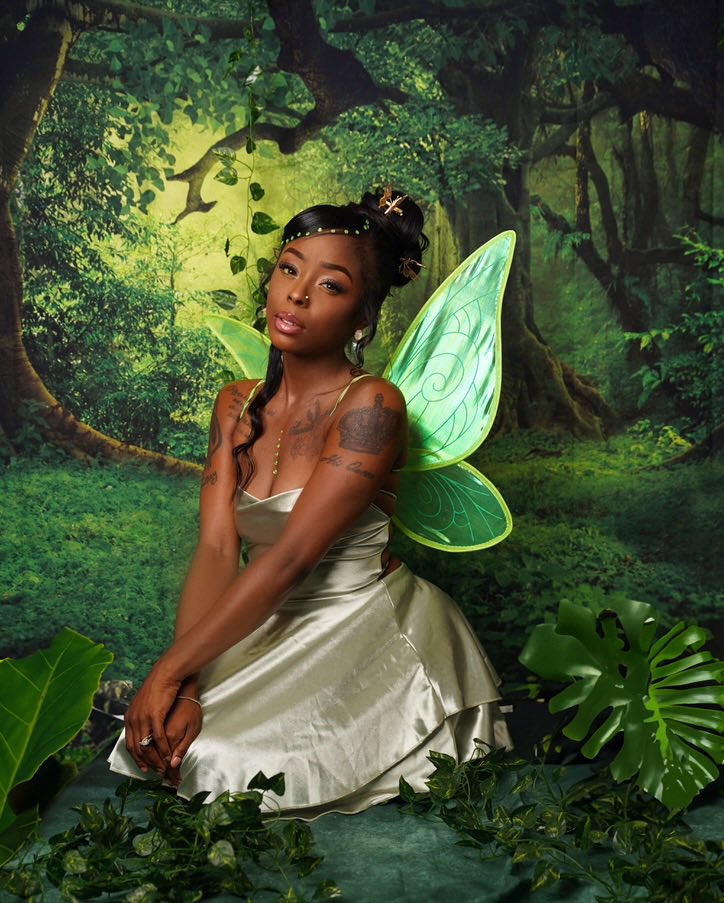 ShaylaaLayyeee's tweet photo. Tinker bells sister 💚 

#LayyeeStyle https://t.co/2oey0FGKKC