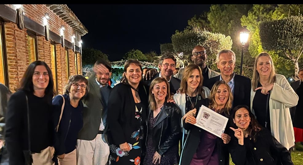 infermeriaIG's tweet photo. Nuestra jefa @elenahp21 gana el premio al mejor póster del congreso @_aselme . MUCHAS FELICIDADES!!!!! Un premio muy merecido! ♿♿ https://t.co/ycmNMS3iUT