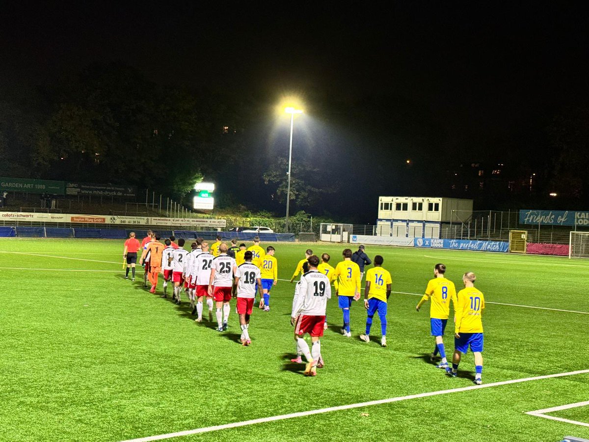rollenderhsvfan's tweet photo. Oberliga Hamburg: SC Victoria Hamburg gegen Hamburger SV III (4:1)
#Fussball #fussballspiel #fotos #bilder #groundhopper #groundhopperapp #futbology #rautenfranz #rollenderhsvfan #oberliga #oberligahamburg #hsv #hsviii #hamburgersv #hsvev #victoriahamburg #freitag https://t.co/xRARh6EyGw