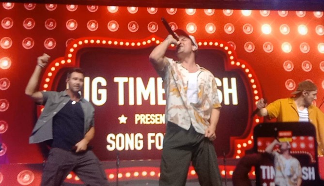 iveedea's tweet image. Had a great time watching Big Time Rush live😄

#BigTimeRushManila