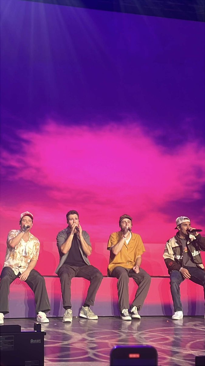 iveedea's tweet image. Had a great time watching Big Time Rush live😄

#BigTimeRushManila