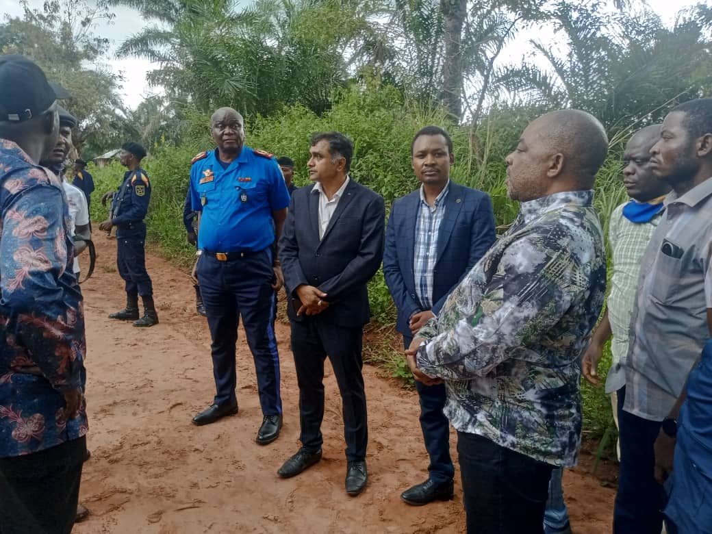 agromwinda's tweet photo. L’entreprise Agromwinda en collaboration avec son partenaire indo group en visite de prospection dans la province de Lomami (Kabinda, Ngandajika, etc…), ensemble avec l’office de route, le gouvernement, l’assemblée provinciale, la DGM, la police, etc… 
#Infrastructure https://t.co/BSDaNFPU2r