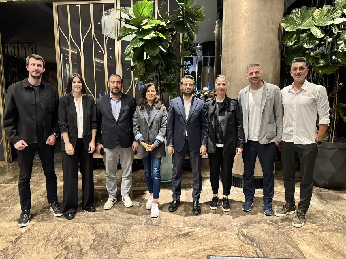 Türkiye Voleybol Federasyonu başkanlığına aday olduğum bu seçimde, yeniden başkanlığa seçilen Sayın Mehmet Akif Üstündağ ve yeni yönetim kurulunu içtenlikle tebrik ediyorum. İki adaylı bir yarışla Türk voleybolunda demokrasinin işlemesini sağlayarak önemli bir adım attık ve bu