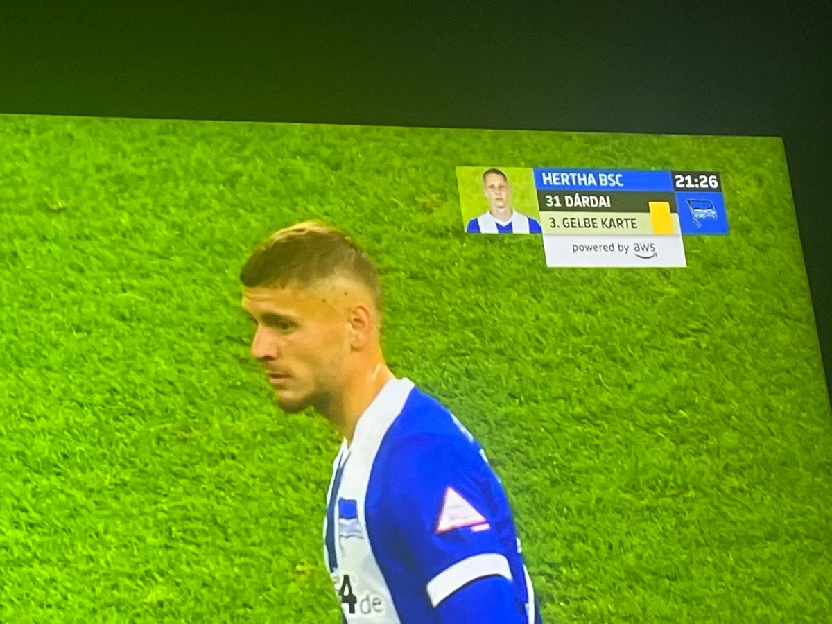 ManusSoccerLP's tweet photo. Marton sieht gut auf dem Foto aus. Ist das peinlich Sky #hahohe #BSCEBS https://t.co/fM7WsDk7C6