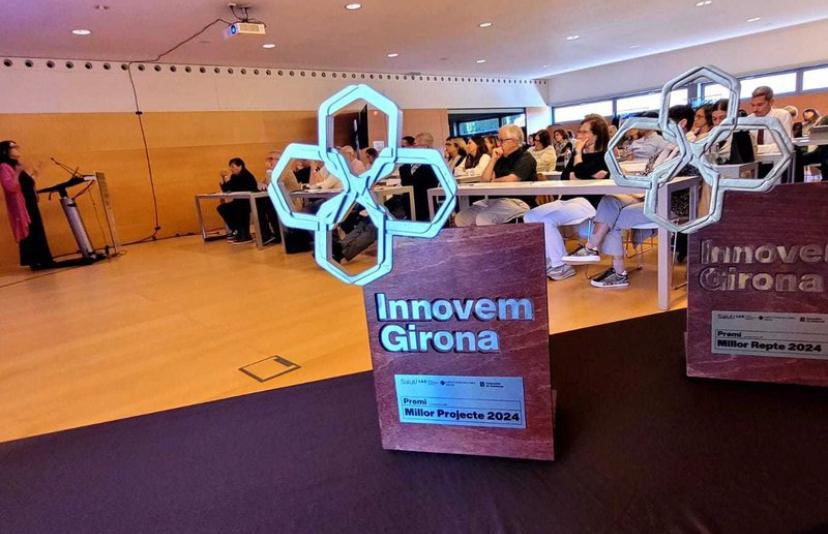 DiputacioGirona's tweet photo. 🩺 La jornada #InnovemGirona premia el millor projecte i el millor repte presentats per professionals de @iasgirona i #ICSGirona. 

✅ La vicepresidenta 3a de la #DdGi, Maria Puig, participa en el lliurament dels guardons, que tenen el suport de #Dipsalut. 

📌 La iniciativa ha arrodonit la 1a Setmana de la Innovació, impulsada per les dues entitats.