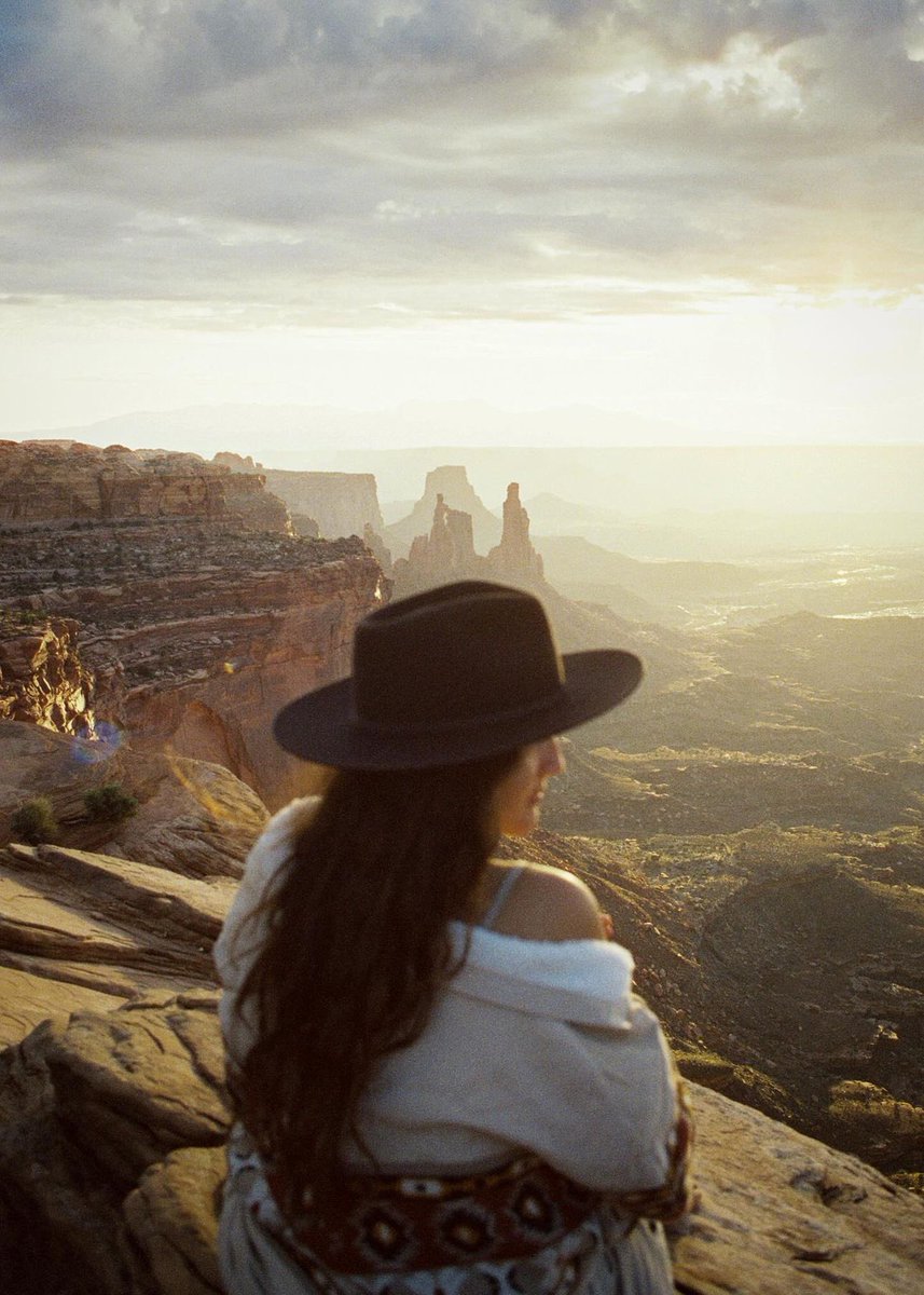 jakob_lr's tweet photo. Utah desert on 120 film https://t.co/0ewV3Ad5Te