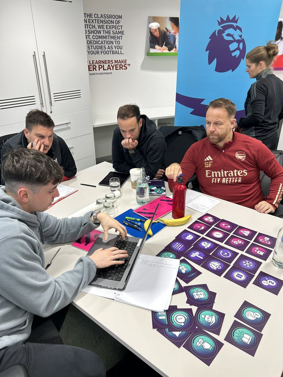 RussellEarnshaw tweet media