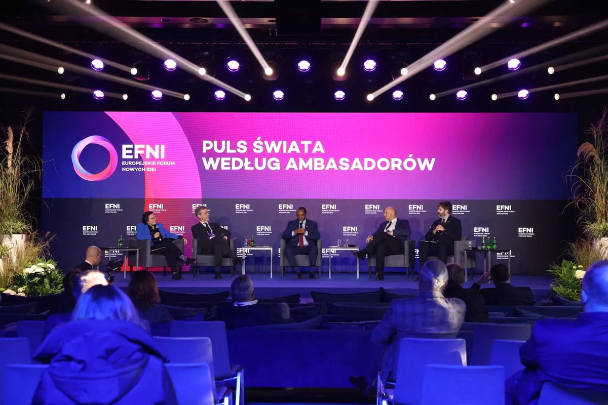 DSGashiRKS's tweet photo. I was honored to speak at the @EFNI_Poland #EFNI2024 panel: “Pulse of the world according to Ambassadors”. I gave a 20-second pitch on #Kosova 🇽🇰, spoke of our ambition to join the EU & intensify coop. w/ 🇵🇱 towards that end, & joined colleagues in emphasizing the importance of a rules-based int’l system, esp. w/ today’s global volatility. Grateful to the excellent moderating by @M_Bonikowska & to be alongside panelists 🇦🇹 Amb. to 🇵🇱 @AmbAustrii, 🇷🇼 Amb. to 🇵🇱 @ashyaka, & @PAIH_pl CEO Andzrej Dycha (former 🇵🇱 Amb. to 🇳🇬). #CoBędzieJutro