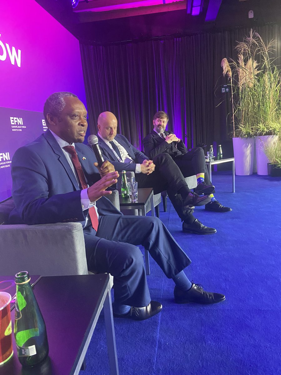 DSGashiRKS's tweet photo. I was honored to speak at the @EFNI_Poland #EFNI2024 panel: “Pulse of the world according to Ambassadors”. I gave a 20-second pitch on #Kosova 🇽🇰, spoke of our ambition to join the EU & intensify coop. w/ 🇵🇱 towards that end, & joined colleagues in emphasizing the importance of a rules-based int’l system, esp. w/ today’s global volatility. Grateful to the excellent moderating by @M_Bonikowska & to be alongside panelists 🇦🇹 Amb. to 🇵🇱 @AmbAustrii, 🇷🇼 Amb. to 🇵🇱 @ashyaka, & @PAIH_pl CEO Andzrej Dycha (former 🇵🇱 Amb. to 🇳🇬). #CoBędzieJutro