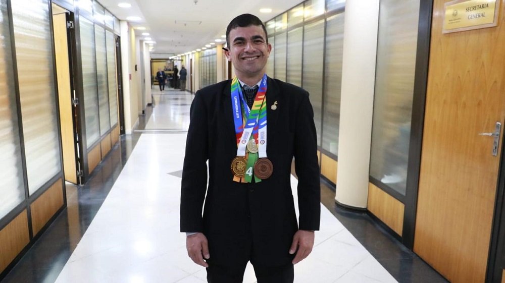 Funcionarios del Congreso representaron al país en diferentes disciplinas de las Olimpiadas Especiales

senado.gov.py/index.php/noti…

#SenadoPy