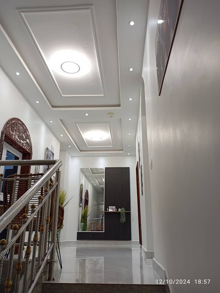 MogueOrnel81019's tweet image. Faites briller chaque coin de votre maison avec une touche d’élégance. Notre travail sur les plafonds et l'éclairage donne vie à vos espaces ! 🌟 #DécorationIntérieure #PlafondModerne #RénovationMaison #ÉclairageDesign