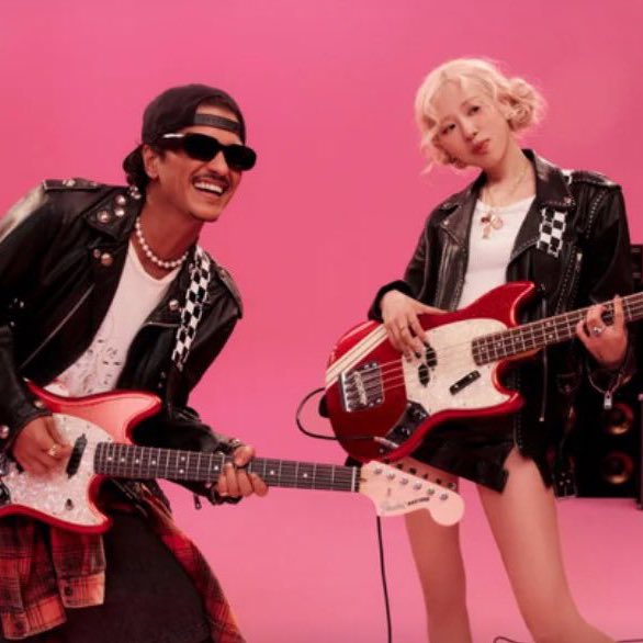 “APT.” (14.5M) is already the biggest debut for a 2024 MV by a Korean soloist on Youtube, surpassing “Mantra” (14.4M).

APT OUT NOW
#ROSÉ #ROSÉ_BRUNO_APT