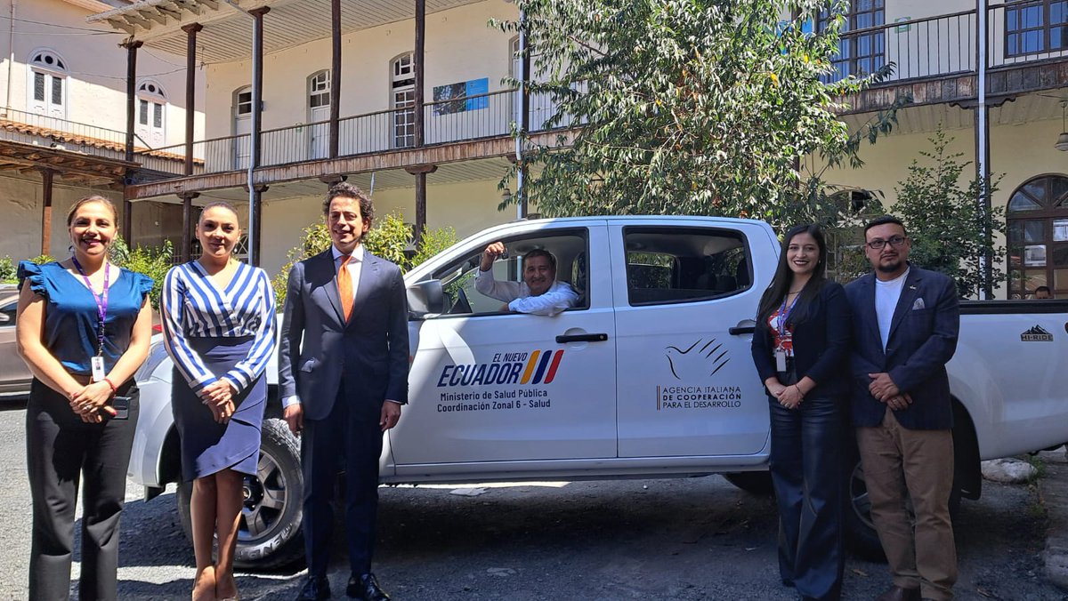 saludcz6oficial's tweet image. #ElNuevoEcuadorResuelve|@adurangov, Coord. @saludcz6oficial: Agradecemos el apoyo brindado a la coordinación. Este vehículo permitirá que nuestros funcionarios y profesionales de salud se movilicen de manera segura por las 3 provincias de la zona, llevando atención a la población