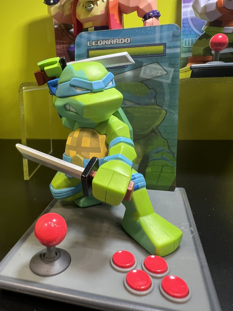 TanookiKuribo's tweet photo. Mighty Jaxx TMNT arcade style figures #NYCC https://t.co/ABMr02pw1s