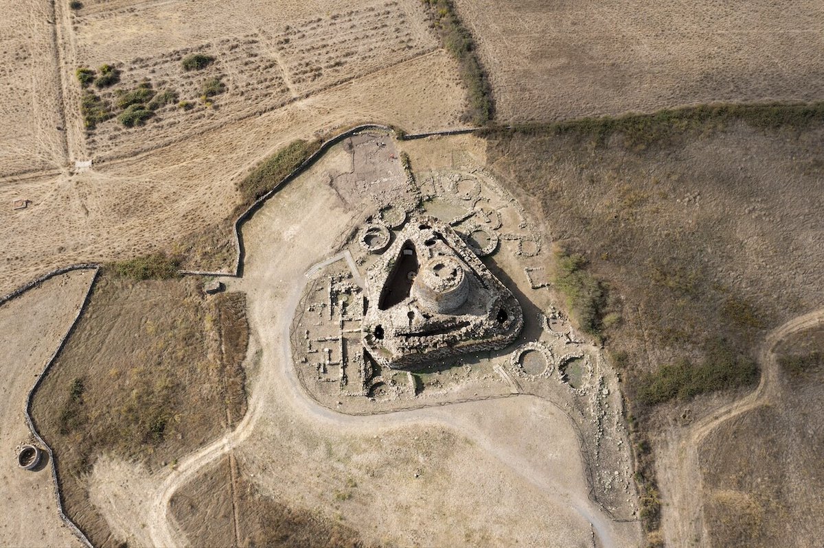 GEOfr's tweet photo. À la découverte de la civilisation méconnue à l'origine des nuraghes, ces géants oubliés de Sardaigne
➡️ https://t.co/oJ0RRR3C6l https://t.co/StqWBeSWlG