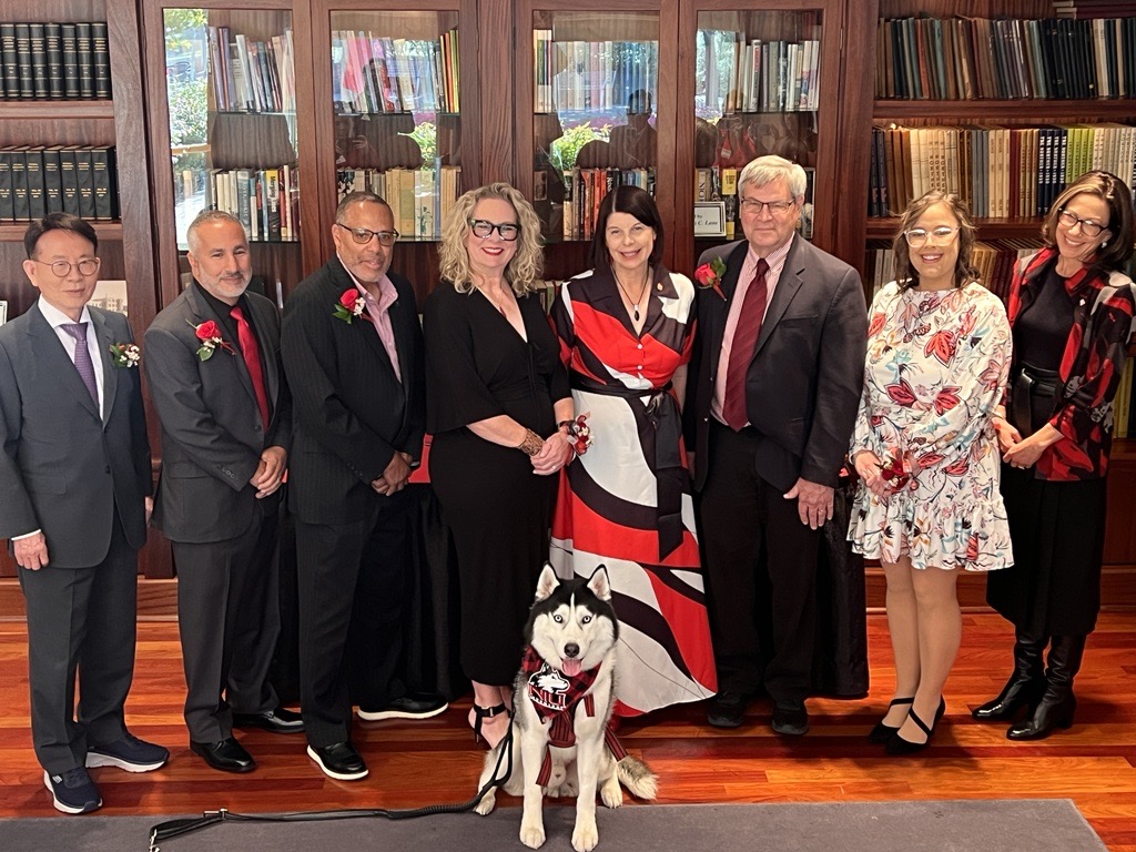 niu_alumni's tweet photo. Congratulations to our 2024 NIU Alumni Association Alumni Award winners! Read more about these outstanding Huskies ➡️ https://t.co/I2A2RtnqJ2. #HuskiePride
@NIUMission @NIUlive https://t.co/WuUZbgttig