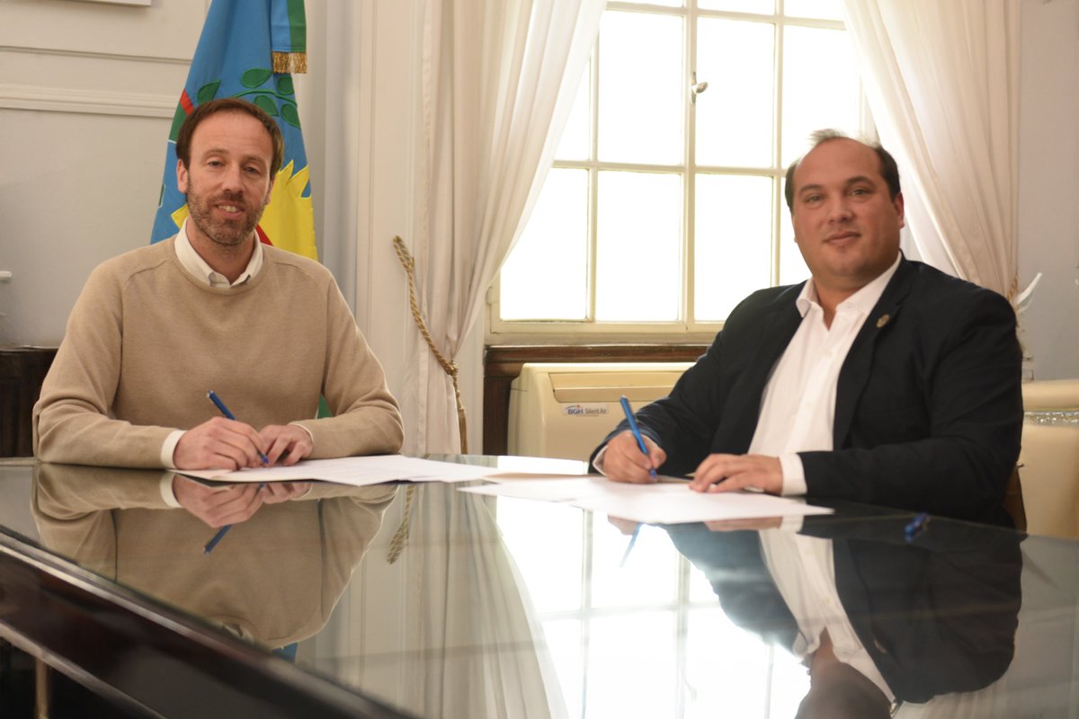 RAFAM_BA's tweet photo. Trenque Lauquen realizará una prueba piloto de carga de su Presupuesto utilizando #RAFAM2

A través de un convenio entre el Ministro Pablo López, el intendente Francisco Recoulat ha dado un paso fundamental hacia la modernización de la gestión municipal

▶️https://t.co/M1UpGxgMqf https://t.co/nK6YWCDJX1