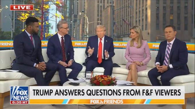 FrownyHappyFace's tweet photo. Why is #DonOld sitting on a pee pad?
#PeePad #FoxandFriends https://t.co/YYlLGE4CwO