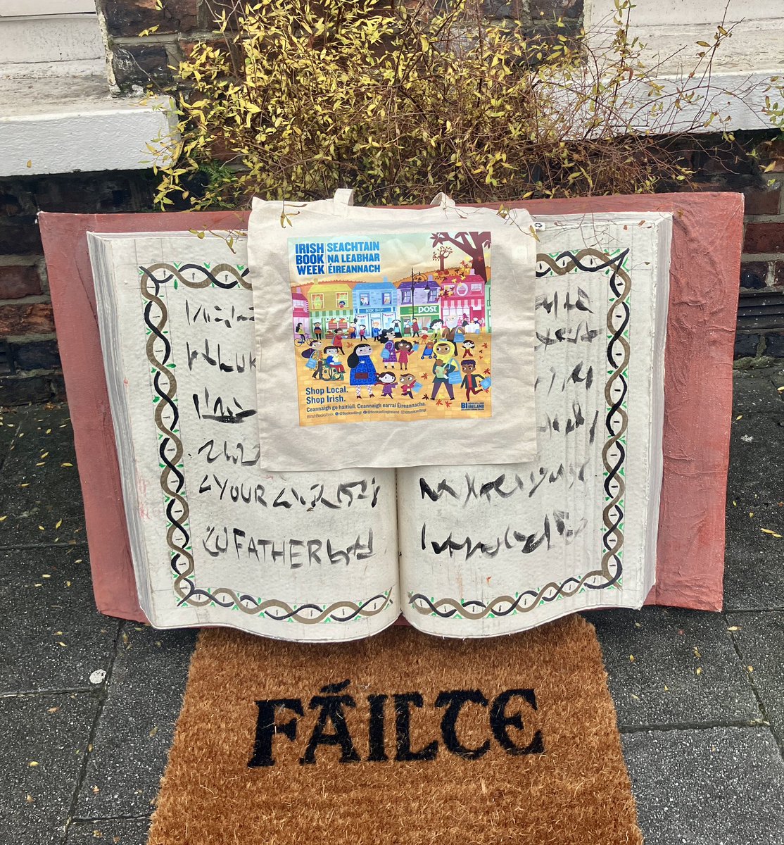 LittleAcornsBks's tweet photo. #IrishBookWeek celebrates & champions #IrishBookshops #IrishBooks #IrishPublishers #IrishWriters #IrishIllustrators etc throughout #Ireland encouraging folk of all ages to visit & #SupportLocal enjoy a range of exciting events, readings, workshops & more from 19-26 Oct📚💚2/5 https://t.co/RYvbWpK7nf