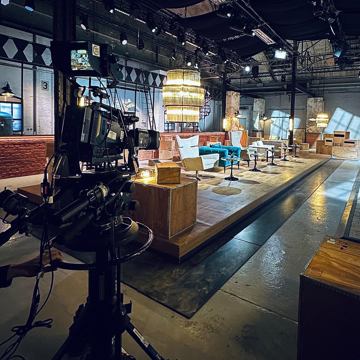 Satisfaction Group (@satisfaction_tv) on Twitter photo #Satisfy 🎬 #Tournage
La saison 5 de #QuiVeutEtreMonAssocié est en boîte ! Retrouvez prochainement sur <a href="/M6/">M6</a> de nouveaux entrepreneurs devant nos investisseurs plus en forme que jamais : <a href="/marcsimoncini/">Marc Simoncini</a> <a href="/anthonybourbon2/">Anthony Bourbon ⚔️</a> <a href="/EricLarch/">Eric Larchevêque</a> <a href="/AliceLHABOUZ/">Alice LHABOUZ</a> <a href="/lolyspoon/">Kelly Massol</a> <a href="/jm_karam/">Jean M Karam</a> et #JulianJacob #Satisfy 🎬 #Tournage
La saison 5 de #QuiVeutEtreMonAssocié est en boîte ! Retrouvez prochainement sur <a href="/M6/">M6</a> de nouveaux entrepreneurs devant nos investisseurs plus en forme que jamais : <a href="/marcsimoncini/">Marc Simoncini</a> <a href="/anthonybourbon2/">Anthony Bourbon ⚔️</a> <a href="/EricLarch/">Eric Larchevêque</a> <a href="/AliceLHABOUZ/">Alice LHABOUZ</a> <a href="/lolyspoon/">Kelly Massol</a> <a href="/jm_karam/">Jean M Karam</a> et #JulianJacob