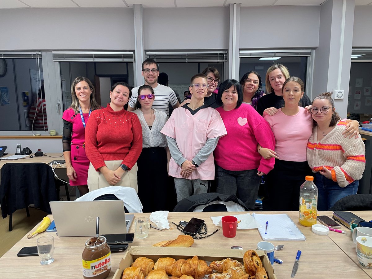 mutcomtoise's tweet photo. Avec 88 % de collaboratrices pour 1000 salariés dans notre entreprise et parce c'est le cancer le plus fréquent pour les femmes, il est primordial de sensibiliser au dépistage du cancer de sein.
#jaimemaboite #OctobreRose2024 #solidarité #engagement #cohesiondequipe https://t.co/1pJcVjnLH5