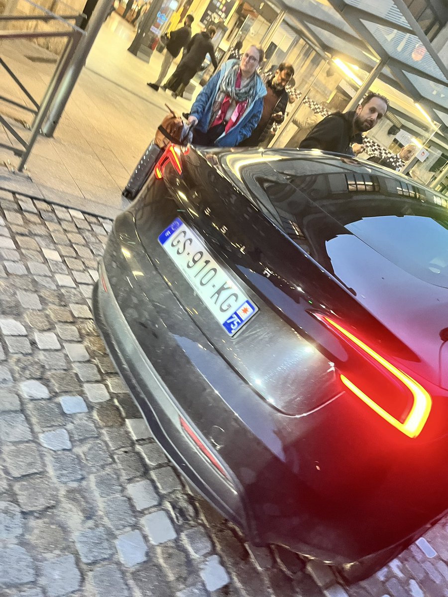 Bien que ce soit interdit, cet artisan a refusé la course Gare du Nord - Garches dans le 92. <a href="/prefpolice/">Préfecture de Police</a>