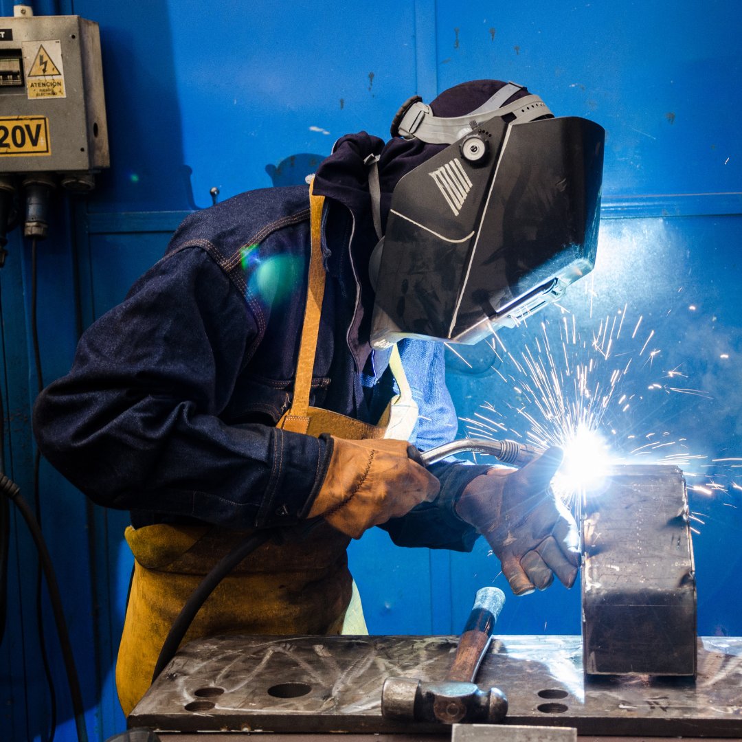 Lakeco's tweet photo. Why does Wisconsin celebrate a whole month for manufacturing? Because it's the backbone of our economy!

1 in 6 jobs, major GDP impact, and innovation power—Manufacturing Month honors its role in our state’s success. #ManufacturingMonth #MadeInWisconsin #WisconsinProud https://t.co/HjEKW2bkrb