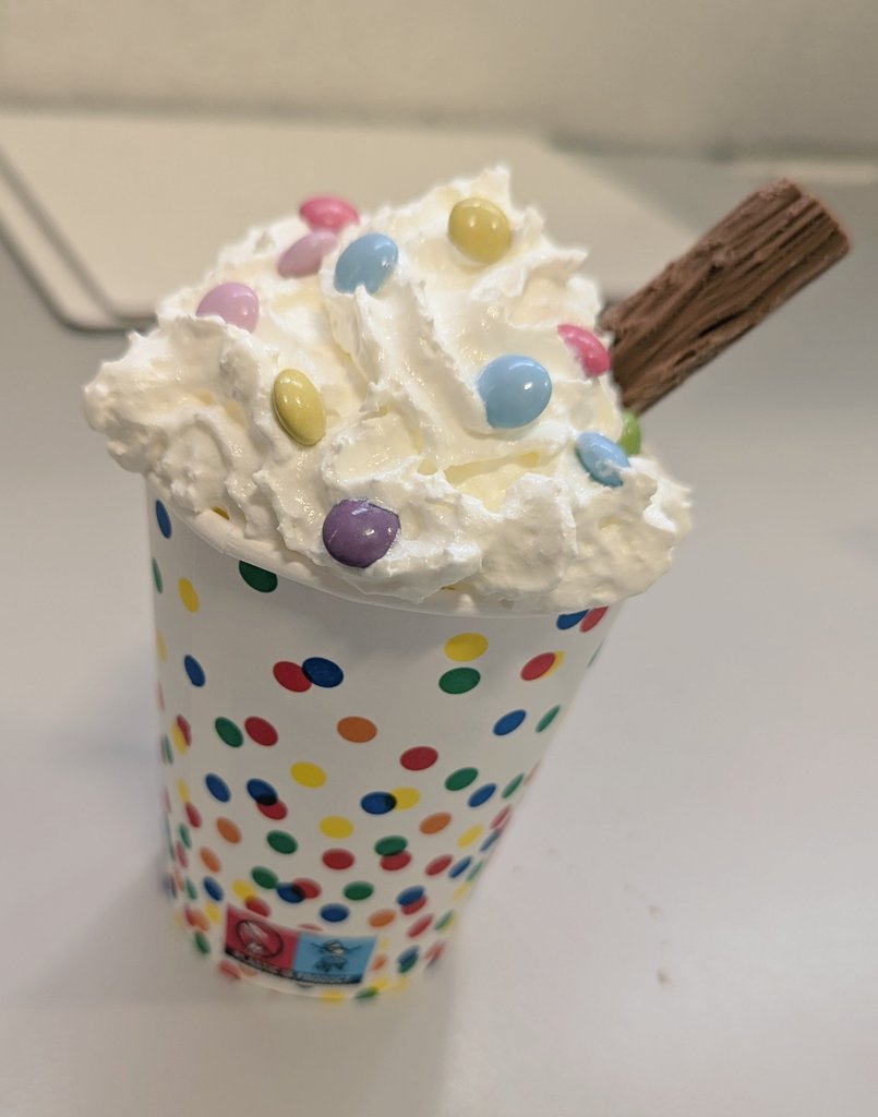 MissEMcLernon's tweet photo. Today, we saw the end of the first half term out with a hot chocolate reward. Well done 9R you're a dream tutor group ☕ https://t.co/04HqGZAQ0t