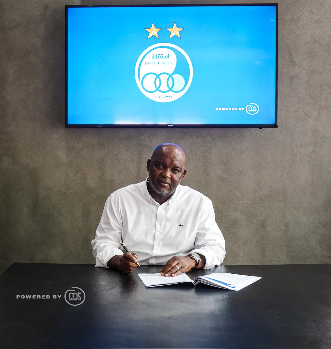 robertmarawa's tweet image. 🔴 NAZOOOOOOOOOOO!! 🔴

[BREAKING!!]

@TheRealPitso has just finished putting pen to paper at Esteghlal F.C. which plays in the Persian Gulf Pro League!! 

Congratulations, Coach!! ✍️🏽

Read more!!👇🏾👇🏾