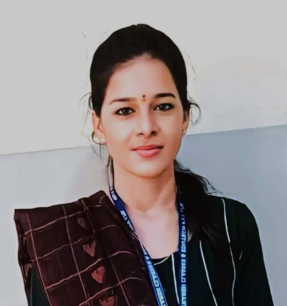 niranjanparihar's tweet photo. #SI भर्ती परीक्षा 2021 में कई ऐसे उम्मीदवार हैं, जो मेरिट के साथ पास हुए और इससे पहले सेना, रेल्वे, टीचर, क्लर्क और #RAS Allied छोड़कर आए हैं। 

कुछ नाम... परिवार में अकेली कमाने वाली चेनू कॉंस्टेबल से टीचर बनीं, नौकरी छोड़कर एसआई बनीं। अनीता यादव स्कूल लेक्चरर व सीनियर टीचर के बाद SI भर्ती में आई। गंगा बेड़ा ने भी बड़ी हसरतों से SI बनने के सपने को पूरा किया। विक्रम पंवार 16 साल सेना की नौकरी के बाद RAS allied और 2021 में एसआई भर्ती में सफल हुए। पृथ्वीराज ने हाईकोर्ट में सहायक के बाद रेलवे में स्टेनो पद छोड़ SI भर्ती को चुना। शिवनारायण सेना से निकलकर रेलवे में टीटीई बने, और ग्राम विकास अधिकारी व पटवारी में चयनित हुए, लेकिन SI की नौकरी चुनी। सतबीर मांडा ने भी SI बनने का ख्वाब मेहनत से पूरा किया। इनके जैसे और भी अनेक हैं, जिनकी अपनी कोशिशें कामयाब रहीं।

इस्तीफाशुदा मंत्री @DrKirodilalBJP सहित कुछ लोग कह रहे हैं कि भर्ती रद्ध करो, परंतु @RajCMO से सवाल है कि चंद लोगों की गलती सारे चयनित एसआई क्यों भुगतें?  

@rb_jaat @ashokshera94 @manphoolsaran7 
@Satveer51905041 @beraganga1 @1K_Nazar @Bhagirathmahia @BhagirathNain6 @JATBera01 @MansaRajasthani @Rajsthanikaka @JATbera1