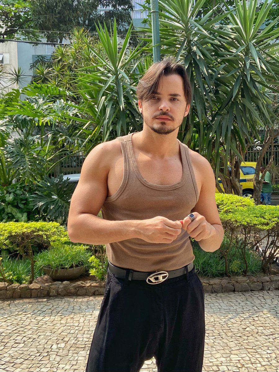 damlinsz's tweet image. Face card:                    Body card: