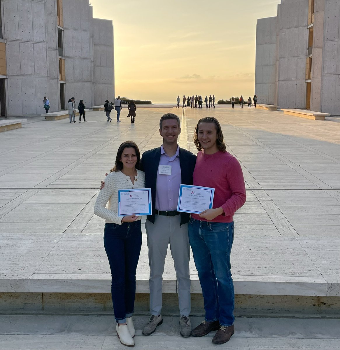 MGClab's tweet image. Congrats to @ScrippsGradPrgm students @dominic_haas & @gabsleblanc who received @ImmunologyAAI poster awards @lajollaic 🎉