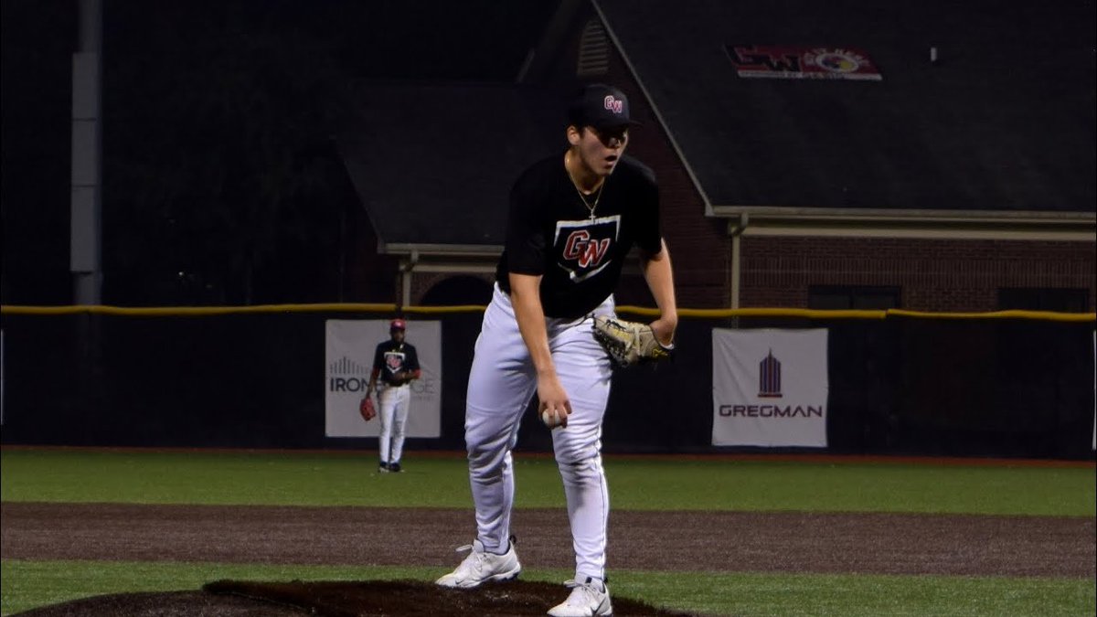 PO Life and Intersquads | Day in the Life of a College Baseball Player

youtu.be/c9YT3miO-dI