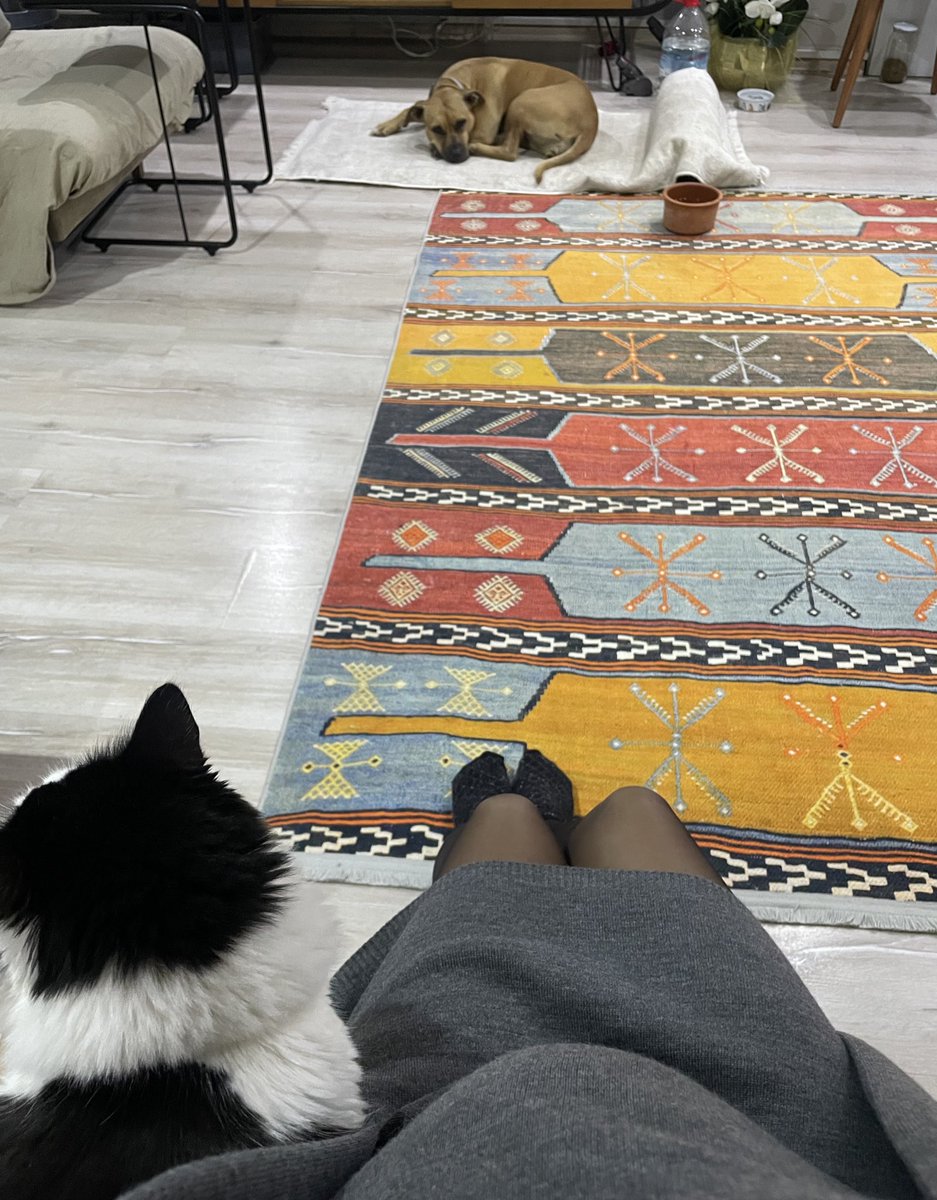 Karşımda kızım, yanımda ve karnımda oğlum bi hasbihal edelim dedik 😍