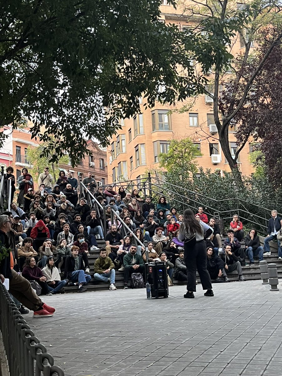 InquilinatoMad's tweet photo. Hoy teníamos asamblea abierta sobre la huelga de alquileres y hemos tenido que tomar las calles de nuevo porque no cabíamos en La Maliciosa! Esto es imparable❤️‍🔥

 ¿Tú también tienes ganas de caminar juntas hacia la huelga? Apúntate aquí y hagámoslo posible:https://t.co/P9qg0SnzaF https://t.co/7zRwBIU0rg